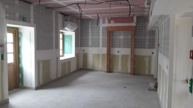 Cantine scolaire - Goulven Cloisons sèches, Isolation intérieure, Menuiserie, Combles, Bandes, Jointoyage, Placo, Brest Finistère