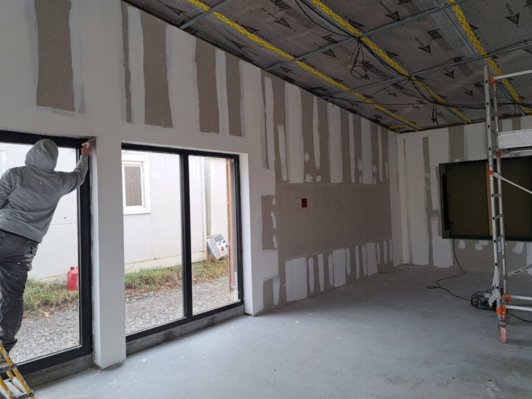 ISOLATION LAINE DE BOIS ET PLACO CRECHE PLOUMOGUER (1)